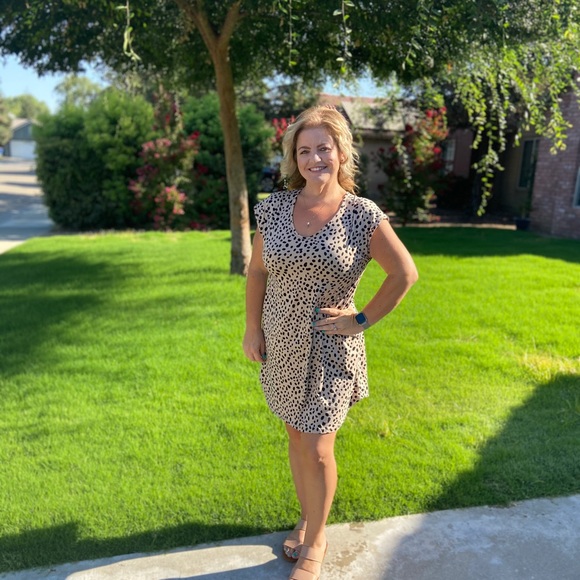 Meet your Posher, Lindsey - Picture 3 of 3